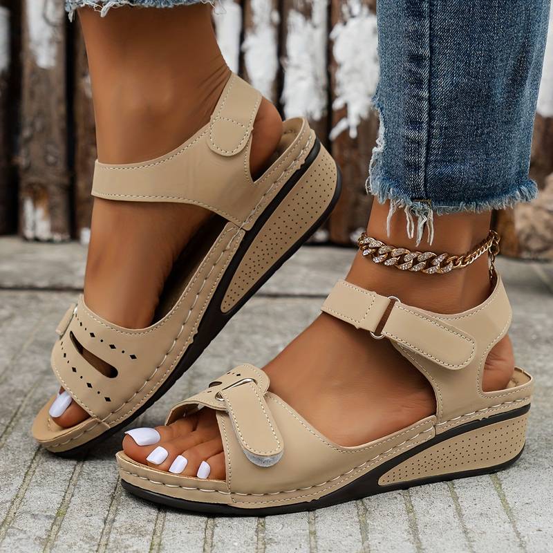 Alfreda Orthopedic Sandal | Lupi
