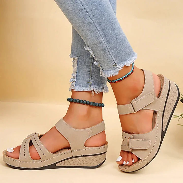Alfreda Orthopedic Sandal | Lupi