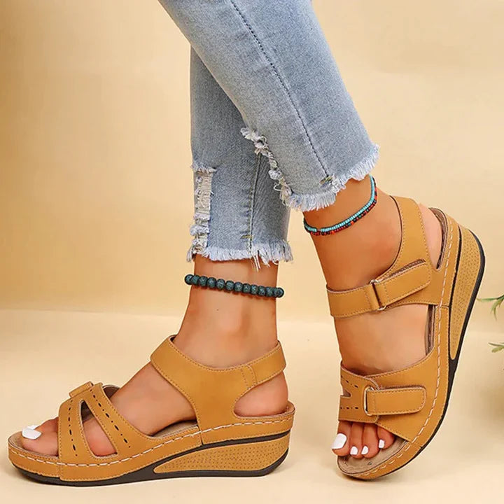 Alfreda Orthopedic Sandal | Lupi