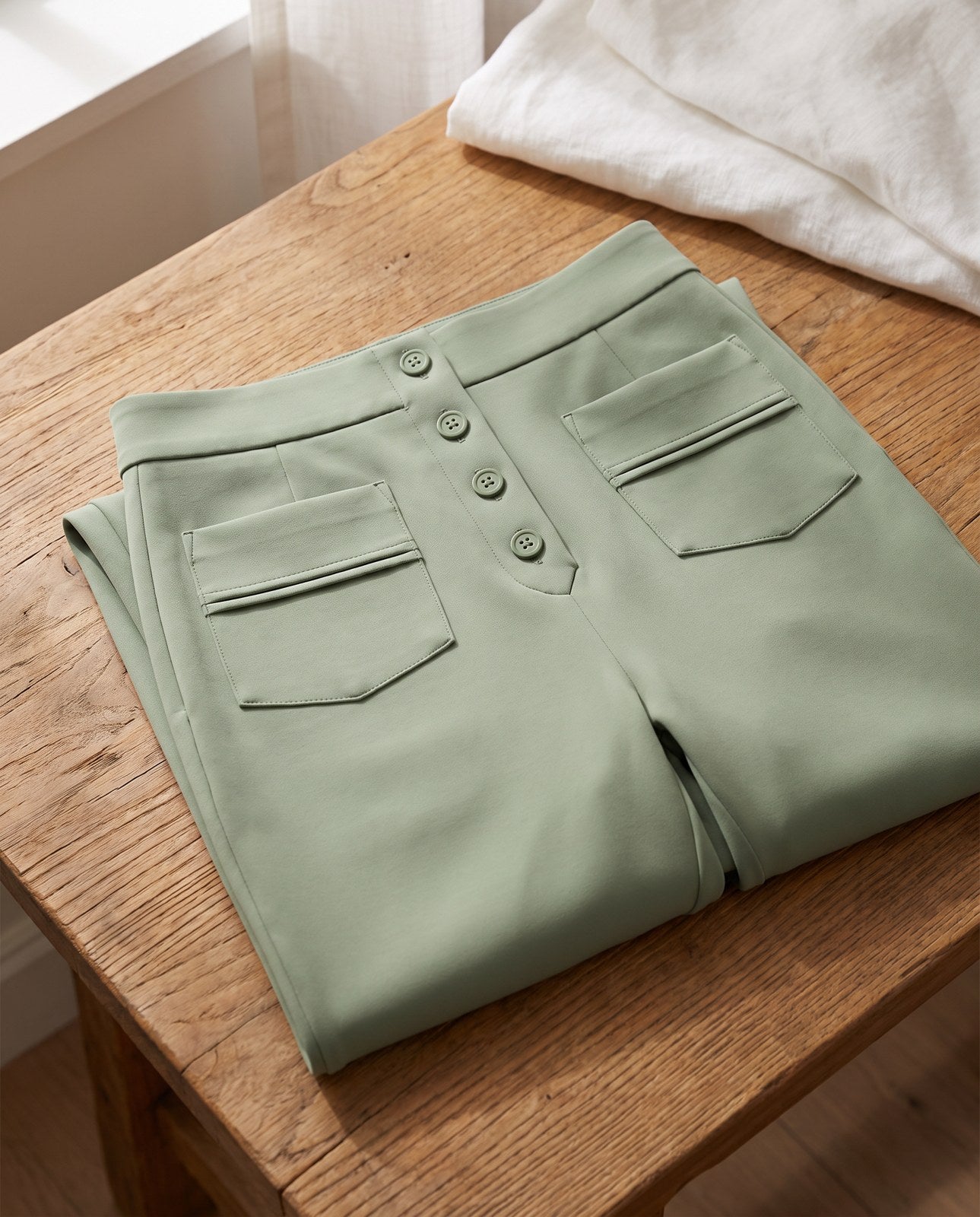 6. Machine washable, quick-dry, zero ironing — maintains polish effortlessly